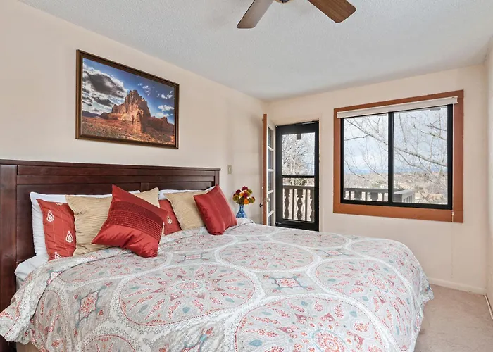 Fort Marcy Suites By All Seasons Resort Lodging